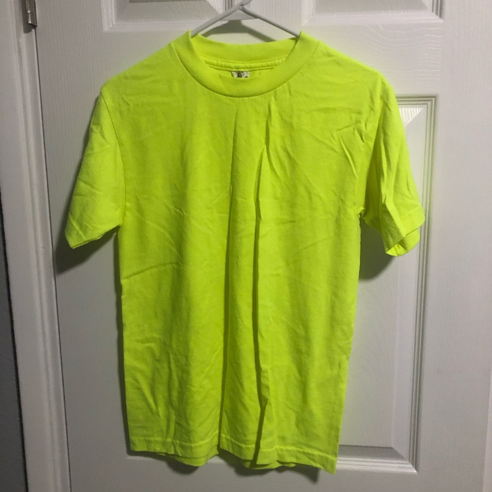 Two basic neon green shirts - Picture 2 of 5